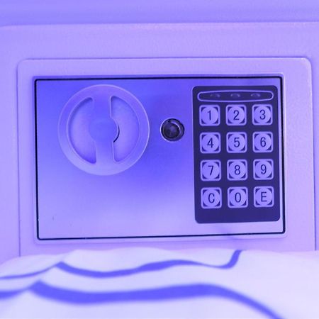 Jc Space Capsule Hotel Kuah Kültér fotó